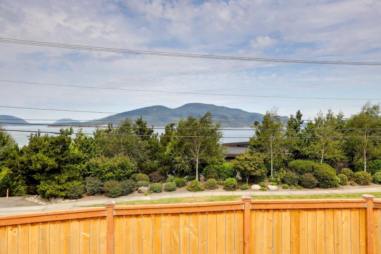 Dog-Friendly Anacortes Retreat With Shared Hot Tub! Apartment Exterior photo